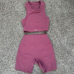 Set Active matching workout set - bike shorts and tank